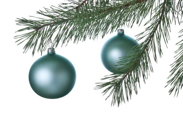 Boule de décoration de Noël et branche de sapin — Photo