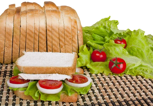 Dana eti, domates ve soğan ile sandviç — Stok fotoğraf