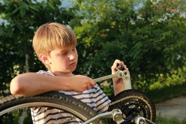 Çocuk Bisiklet tamiri