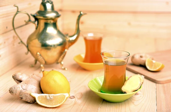 Turecka herbata z imbirem i cytryny — Zdjęcie stockowe