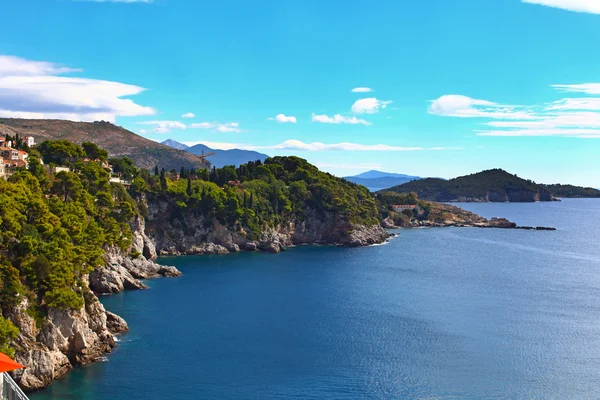 Rochers et la mer en Dubrovnik — Photo