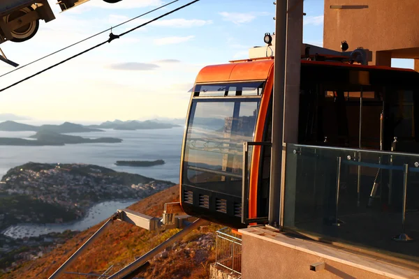 Funiculaire orange et panorama de Dubrovnik — Photo