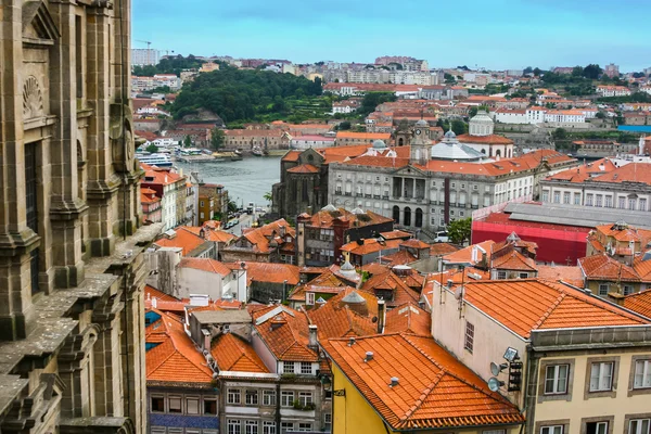 Landskap av berömda gamla stan i porto, portugal — Stockfoto