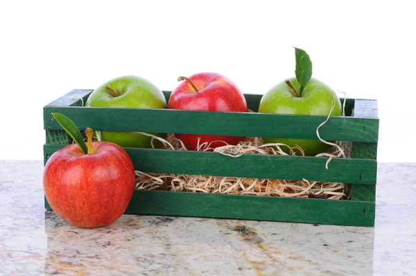 Gala and Granny Smith Apples in Wood Box — Zdjęcie stockowe