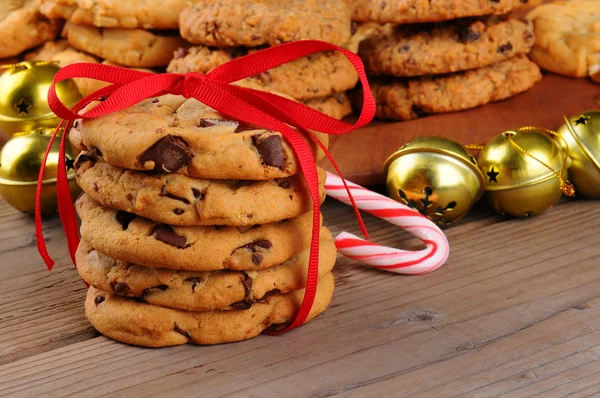 Weihnachtsplätzchen mit Schleife — Stockfoto