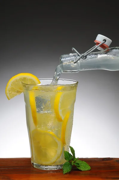 Lemonade Pouring from Bottle — Stock Photo, Image