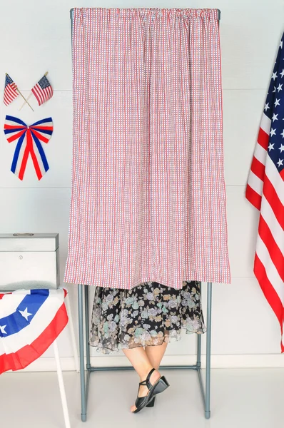 Woman Voter in Voting Booth — Stock Photo, Image