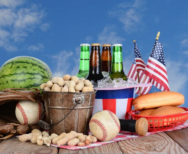 Vierde van juli picknicktafel — Stockfoto