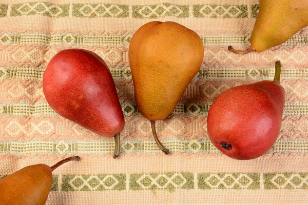 Peras en mantel — Foto de Stock
