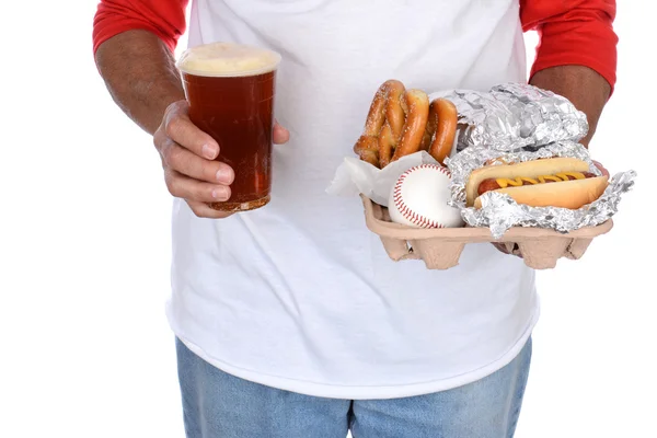 Ventilatore sportivo che trasporta cibo e birra — Foto Stock