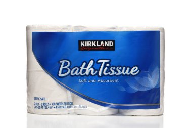 IRVINE, CALIFORNIA - 10 Şubat 2022: Kirkland İmza Banyo Peçetesi Paketi, bir Costco Özel Etiket Ürünü.