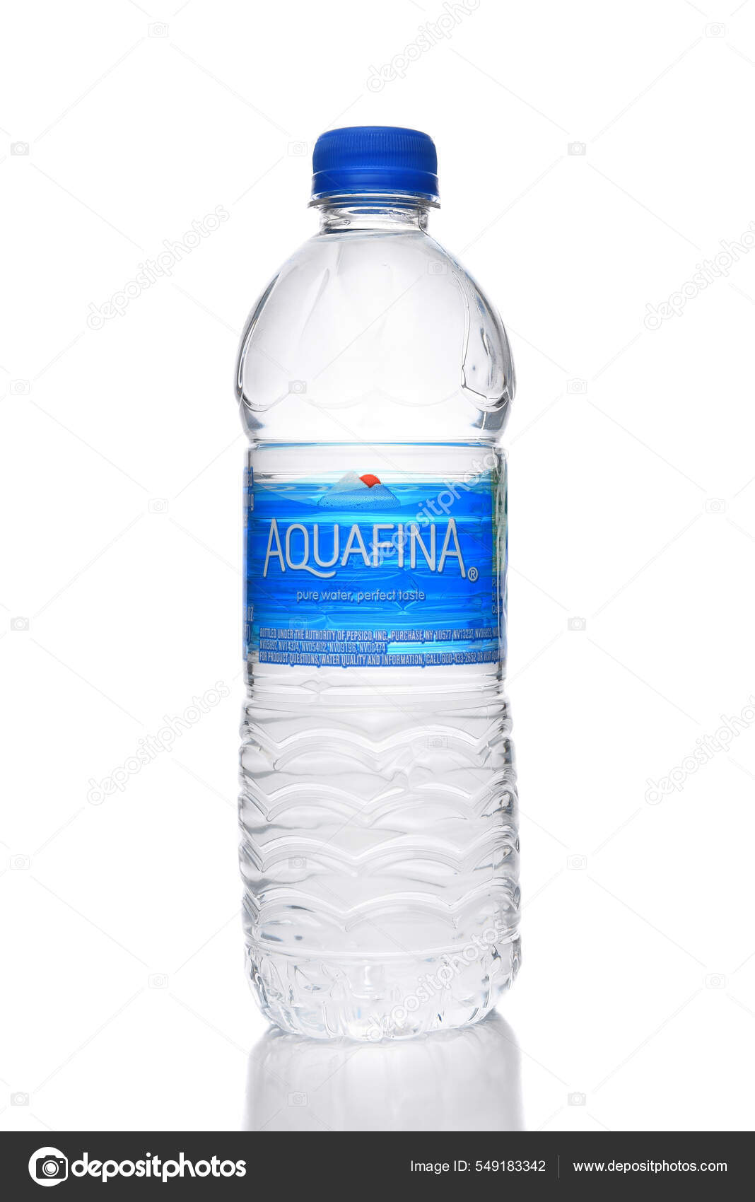 Irvine California 2022年2月21日由百事可乐Pepsico 生产的塑料瓶—— 库存社论照片© scukrov #549183342, image size:1068x1700