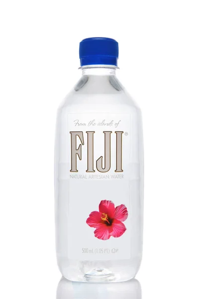 Irvine Kalifornien Feb 2022 Flaska Fiji Natural Artesian Water Från — Stockfoto