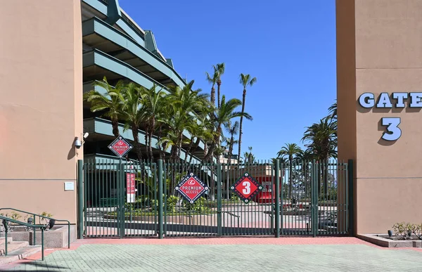 Anaheim California Mar 2022 エンジェルスタジアムプレミアムアクセス入口3番ゲート — ストック写真