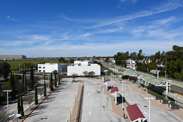 Tustin Feb 2022 Metrolink Station Commuter Rail Station Shopping Plaza — Stock Photo, Image