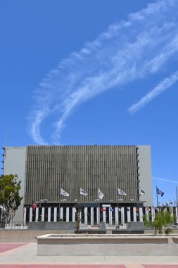 SANTA ANA, CALIFORNIA - 2 Haziran 2022: Şehir Merkezi Plaza 'daki Orange County Adliyesi.