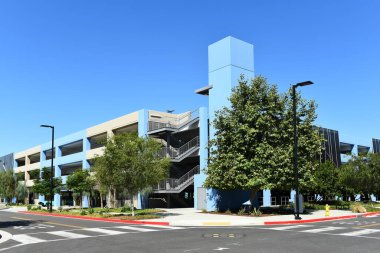 TÜSTİN, CALIFORNIA - 12 HAZİRAN 2022: Tustin Legacy 'deki Uçuş Parkı, İş Parkı.