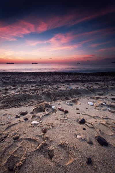 Hermoso amanecer sobre el mar — Foto de Stock