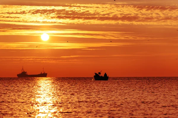 Ufukta güzel bir gün doğumu