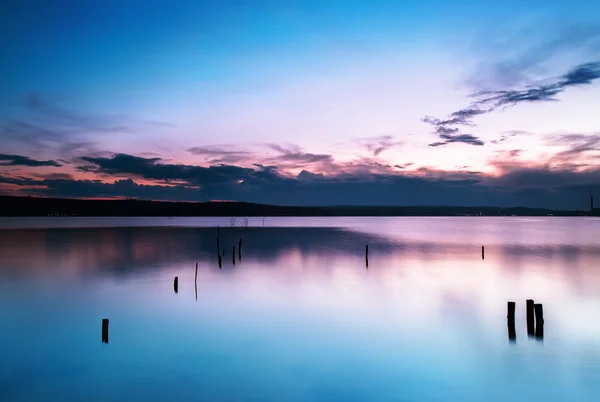 호수 위로 석양 — 스톡 사진