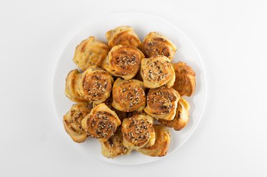 taze beyaz izole tuzlu kekler destekli