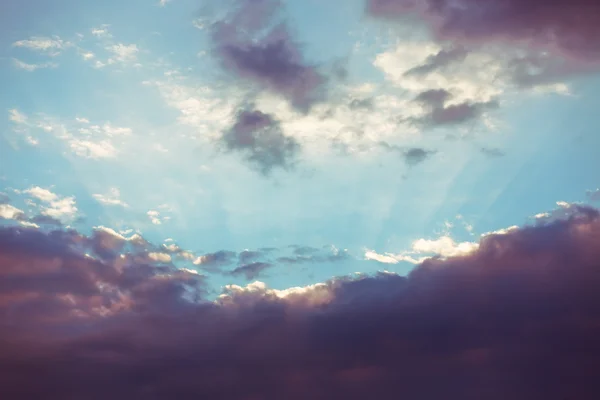 Bewolkte lucht — Stockfoto