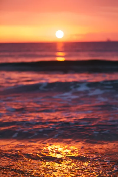 Sunrise light shining on ocean wave — Stock Photo, Image