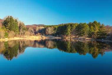 dağ gölü, sonbahar vurdu