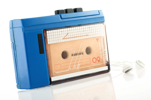 Cassette audio enregistreur isolé sur blanc — Photo