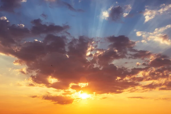 Krásná cloudscape, východ slunce výstřel — Stock fotografie