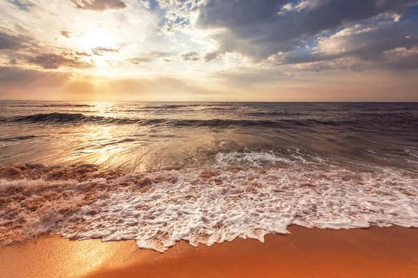 Vackra molnlandskap över havet — Stockfoto