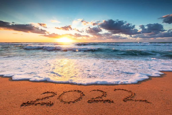 Gelukkig Nieuwjaar 2022 Concept Belettering Het Strand Geschreven Tekst Het — Stockfoto