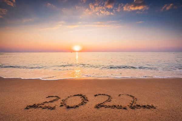 Gelukkig Nieuwjaar 2022 Concept Belettering Het Strand Geschreven Tekst Het — Stockfoto