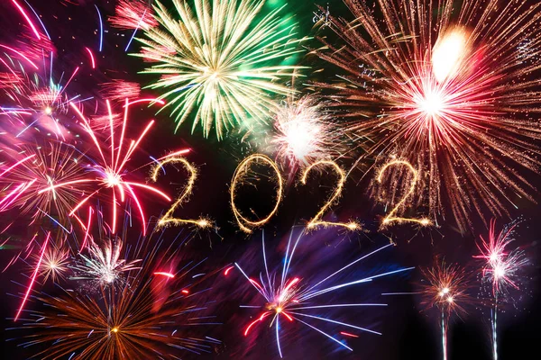 2022 Gelukkig Nieuwjaar Geschreven Met Sparkle Vuurwerk Zwarte Achtergrond — Stockfoto