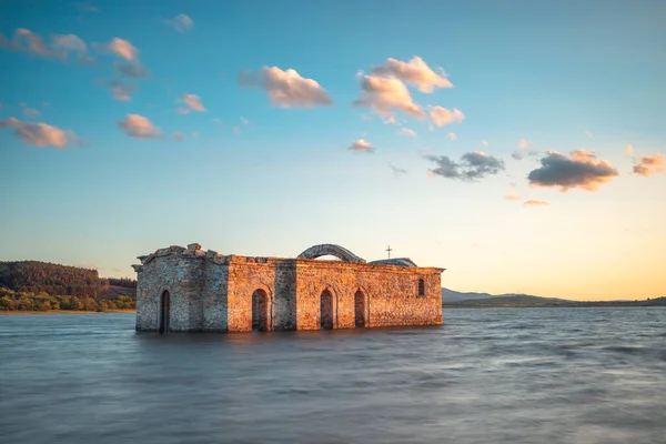 Chiesa Abbandonata Diga Jrebchevo Bulgari — Foto Stock