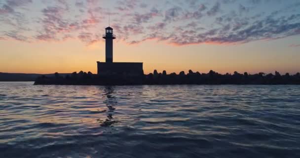 Прибрежный Маяк Вид Восход Солнца Маяк Рядом Пляжем Варне Болгария — стоковое видео