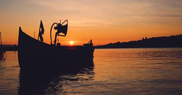 Fishing Boat Sunset Sea Water Sunrise Beach — Stock Video