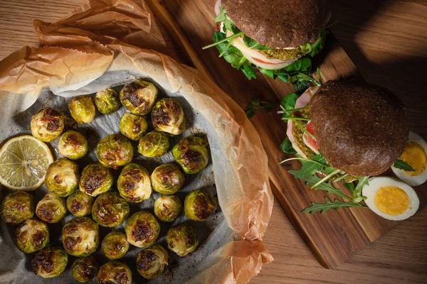 Gezonde Veganistische Burger Hamburgers Een Houten Tafel — Stockfoto