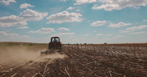 Agricultural Tractor Ploughing Field Harrow Farmer Tractor Preparing Land Sowing — Stock Video