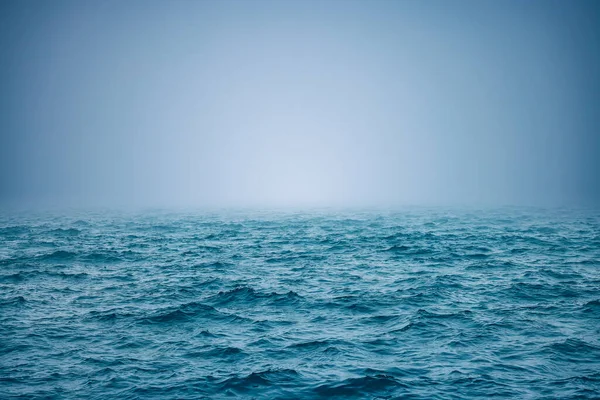 Морська Пульсація Води Ранковим Туманом — стокове фото