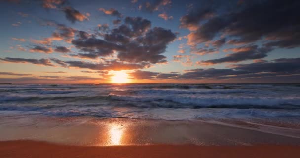 Natura Relaks Krajobraz Widok Fale Plażowe Morze Upalny Letni Dzień — Wideo stockowe
