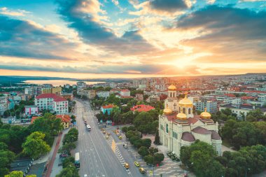 Varna, Bulgria 'daki Varsayımın Katedrali' nin havadan görünüşü