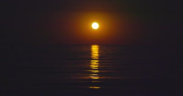 Sea Twilight Full Moon Rising Ripple Ocean Waves Romantic Moonlight — Αρχείο Βίντεο