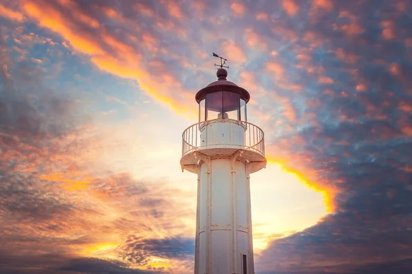 Faro Costero Puesta Sol Escénica Con Nubes Dramáticas Puerto Faro —  Fotos de Stock