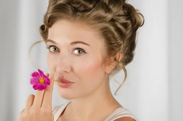 Schoonheid vrouw close-up portret — Stockfoto