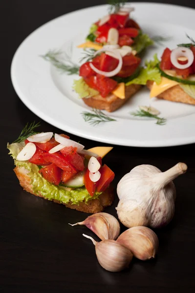 Toast with vegetables — Stock Photo, Image