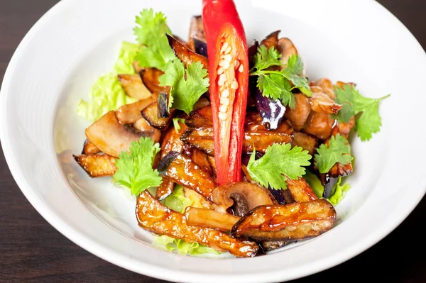 Ensalada de berenjenas asadas — Foto de Stock