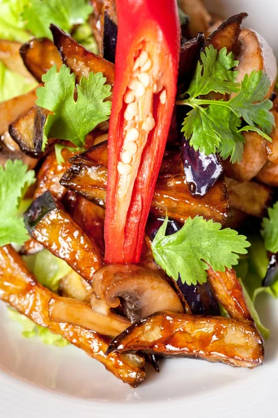 Ensalada de berenjenas asadas — Foto de Stock