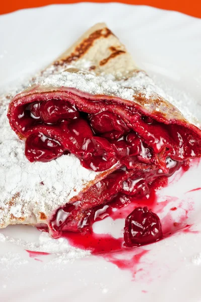 Tortitas con cerezas —  Fotos de Stock