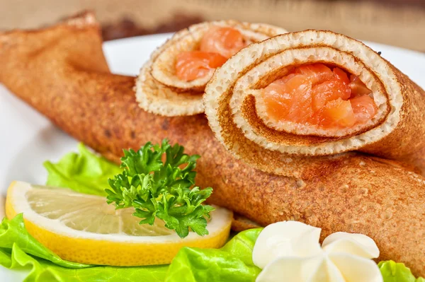 Frittelle con salmone — Foto Stock